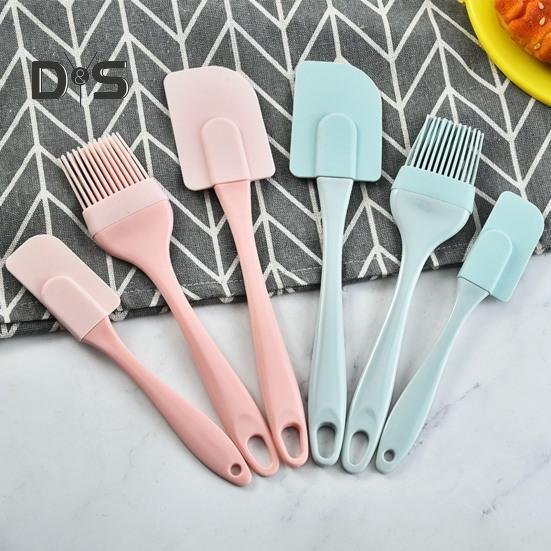 What Are the Benefits of Using Silicone Spatulas?