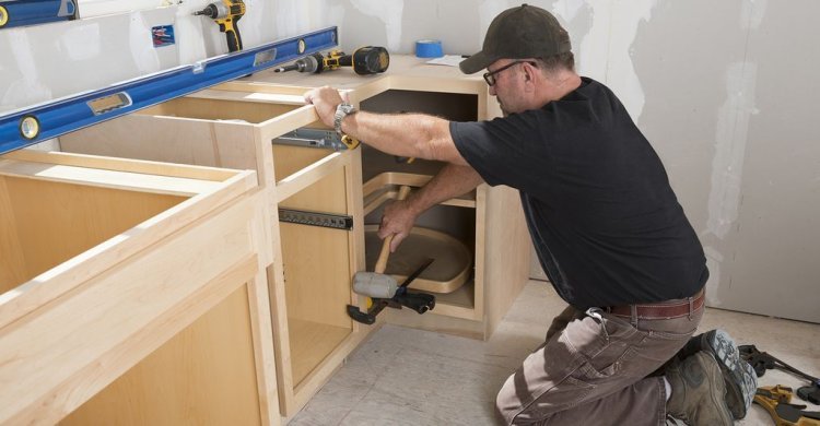 Why Is Hiring a Professional Cabinet Maker Worth the Investment?