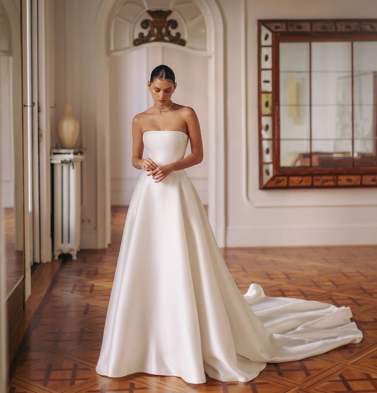 White Lace Bridal Couture: The Best Bridal Shop in Toronto for Wedding Dresses with Capes