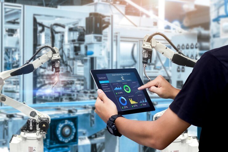 Professionals Get Ready for Industry 4.0 with Smart Manufacturing Program