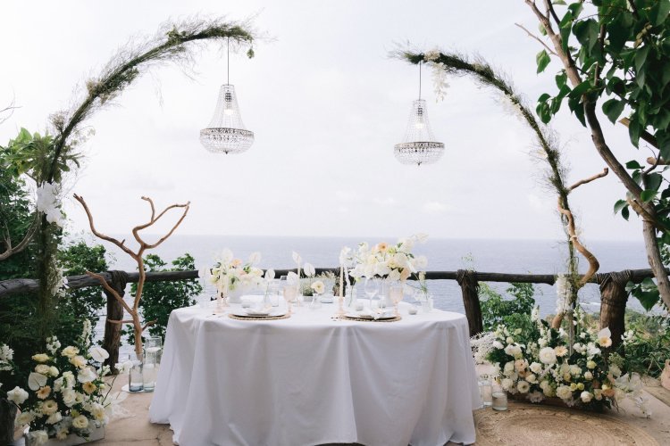 Punta de Mita Flower Design: Nature’s Elegance for Your Wedding Celebration